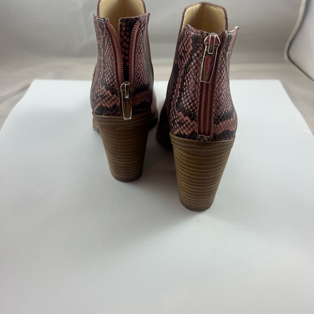 Vince Camuto Gigietta Snake print Booties - Picture 4 of 7